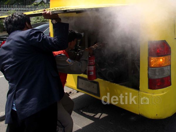 TransJ Terbakar di Gambir