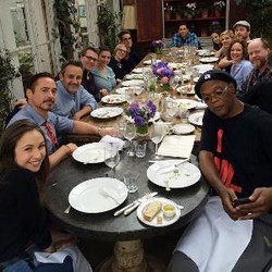 Lelah Berperang, Pasukan Avengers Makan Malam Bersama di London
