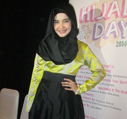 Hijab Style: Gaya Zaskia Sungkar & 6 Hijabers Lainnya di Hijab Day 2014