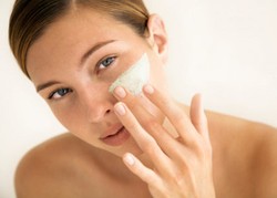 Bahaya Pakai Kosmetik Bermerkuri: Wajah Menghitam Hingga Bisa Keguguran