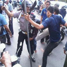 Ditabrak Mobil Korban, Dua Pelaku Perampasan Ini Babak Belur Dimassa