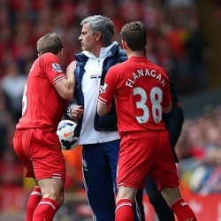 Mourinho Memang Punya Catatan Oke atas Liverpool