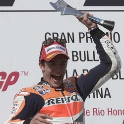 Aksi Mengejar yang Begitu Dinikmati Marquez