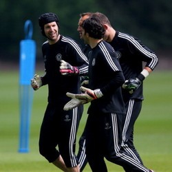 Cech dan Terry Sudah Kembali Berlatih