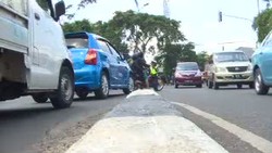 Balada Jumadi Pak Ogah Mini Menantang Raksasa Ibukota