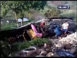 Begini Kondisi Sesaat Usai Tabrakan Truk, Mobil dan Bus di Jalur Puncak