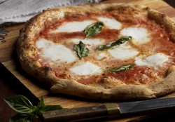 Negara dengan Pizza Terlezat di Dunia Adalah...