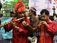 Puluhan Orang Demo KPK