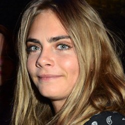 Film Peter Pan Gaet Model Victorias Secret untuk Peran Putri Duyung