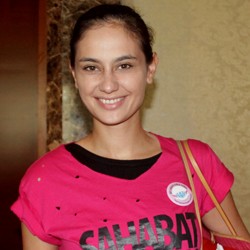 Bantah Jadi Orang Ketiga, Marissa Nasution Jadi Tempat Curhat Suami Farah Quinn