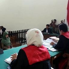 Istri Caleg Golkar Nyoblos di Dua TPS Berbeda Jalani Sidang Perdana