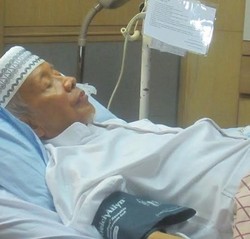 Sakit Gangguan Fungsi Hati, KH Miftah Faridl Dibawa ke Singapura