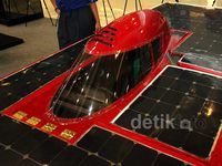 Menteri M Nuh Pamerkan Mobil Listrik