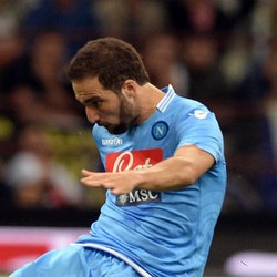 Benitez Optimistis Higuain Bakal Fit untuk Final Coppa Italia