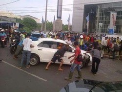 Polisi: Total Mobil yang Kecelakaan di Cibubur 15, Sopir Truk Diperiksa