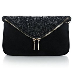 Editors Choice: 5 Pilihan Clutch Hitam untuk Hang Out dan Pesta