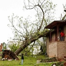Tornado Hebat Terjang 6 Negara Bagian AS, Tewaskan 35 Orang