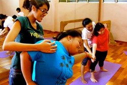 Terapi Anak Autisme dengan Yoga, Bisakah?