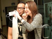 Sammy dan Nadia Nonton Apa Tuh?