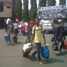 Ternyata Legal, Puluhan TKI Diduga Ilegal Lanjutkan Perjalanan