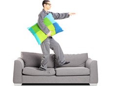 Jangan Bangunkan Orang dengan Sleepwalking Jika Tak Mau Kena Amuk