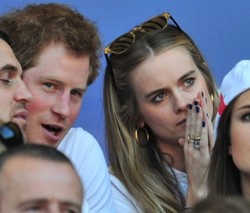 Tak Tahan Selalu Diburu Media Jadi Alasan Kekasih Putuskan Pangeran Harry