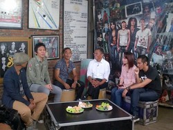 Bunda Iffet: Dahlan Tak Minta Dukungan Slank untuk Nyapres