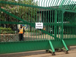 Akan Ada Demo, Gerbang Sekolah JIS Sempat Ditutup dan Puluhan Polisi Berjaga