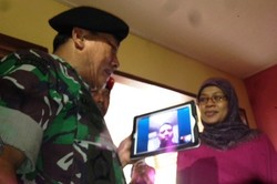 Saat Jenderal Moeldoko Semangati Prajurit dan Istrinya yang Hamil 9 Bulan