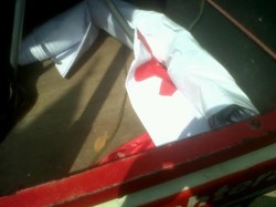 Massa Buruh KSPSI Turunkan Spanduk Rizal Ramli di Depan Istana Merdeka