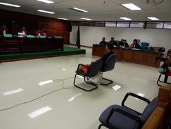 Senyum Manis Sri Mulyani di Pengadilan Tipikor