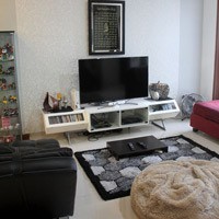 Setiap Ruangan Menyatu dan Tak Berdinding di Rumah Hilbram Dunar