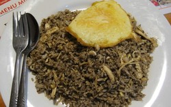 Nasi Goreng Mafia: Di Markas Ini Ada Nasi Goreng Gangster Berporsi Besar