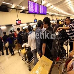 Dahlan Kritik Sistem Antre dan Interior di Bandara Soetta