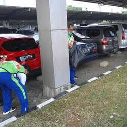 Dahlan Geleng-geleng Bersihkan Sampah di Bandara Soetta, Kenapa?