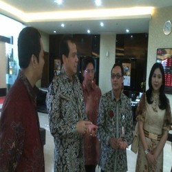 CT Resmikan Menara Bank Mega di Semarang