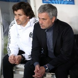 Asisten Mourinho Diskors Enam Laga