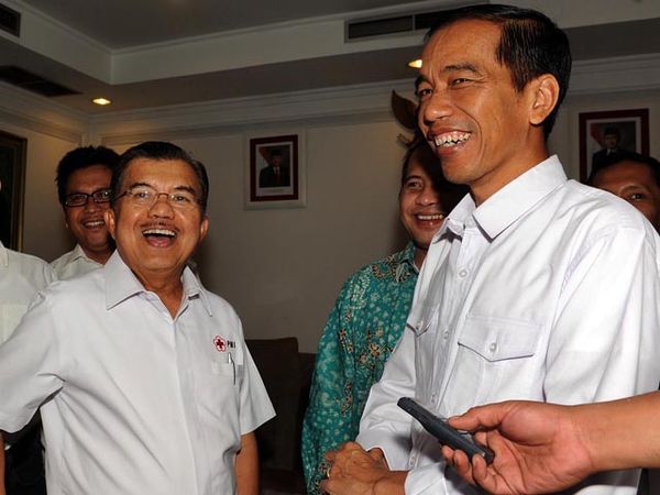 Jokowi Bertemu JK di Bandara Halim