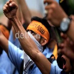 Buruh Minta TV LED Hingga Uang Bioskop, Sofjan Wanandi: Tak Masuk Akal