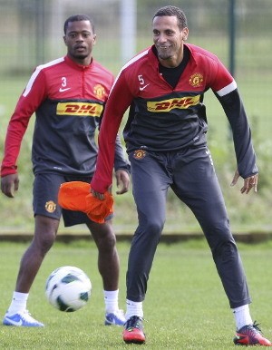 Giggs Berharap MU Pertahankan Ferdinand dan Evra