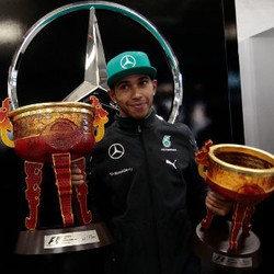 Hamilton Ingin Teruskan Momentum di Spanyol