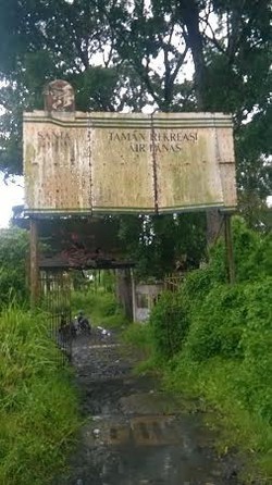 Istri Aher Sambangi Mapolres Sukabumi, Siap Renovasi TKP Pencabulan Emon