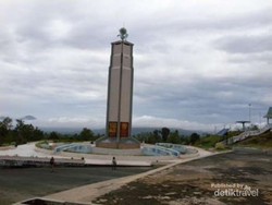 Bukit Kasih, Lambang Kerukunan Agama di Atas 2.435 Anak Tangga