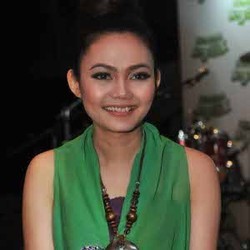 Dikenal Jadi Komedian, Rina Nose Dilupakan Sebagai Penyanyi
