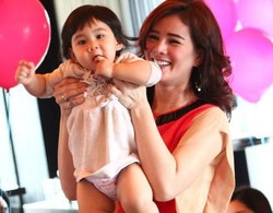 Sejak Jadi Ibu, Astrid Tiar Tak Pernah Lagi Pakai Jeans