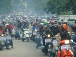 Komunitas Vespa Gelar Acara Moods Mayday
