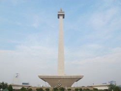 Monas Akan Dimandikan, Wisatawan Dilarang Naik Ke Puncaknya