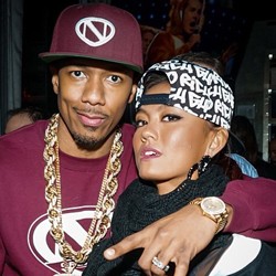 Wow, Seksinya Agnez MO Foto Bareng Suami Mariah Carey