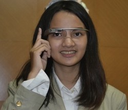 Begini Cara Kerja Aplikasi Google Glass Mahasiswa UGM