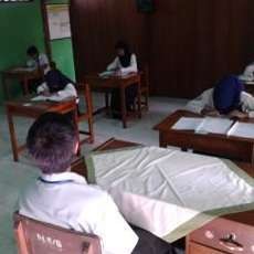 6 Siswa SMPLB Kediri Semangat Ikut Ujian Nasional